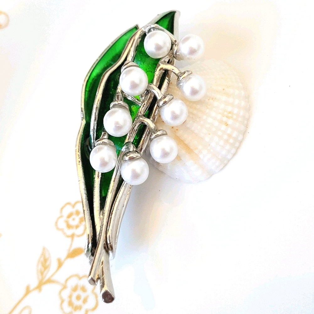 Lily of the Vally Brooch Pin NWT